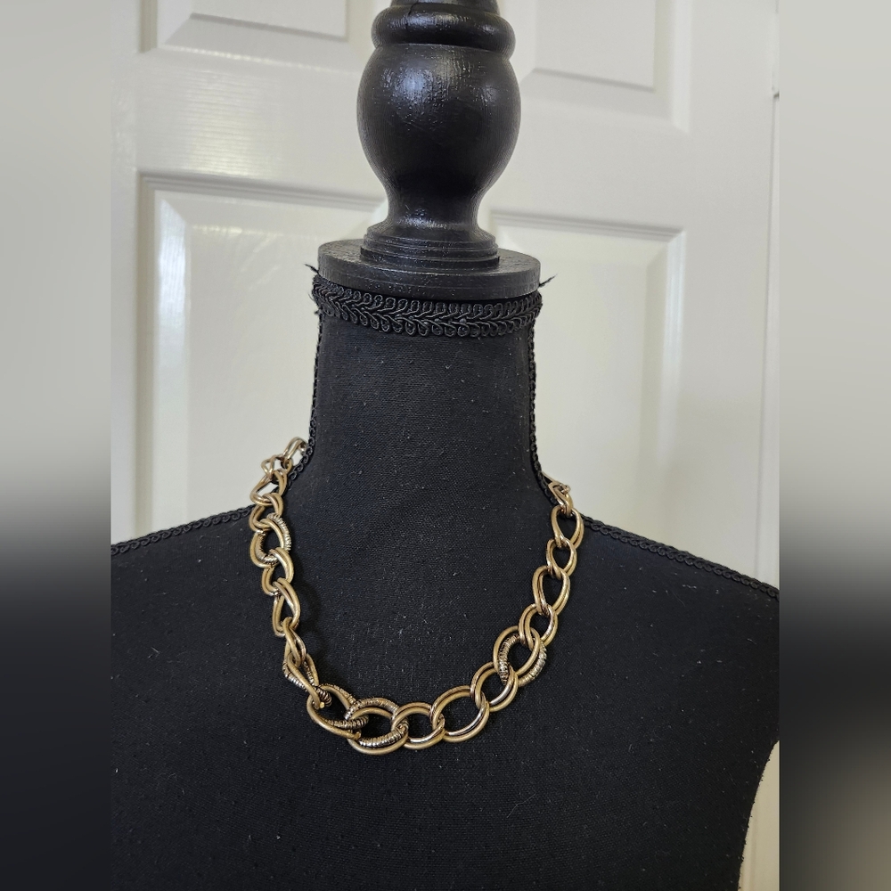 LC Lauren Conrad Chunky Gold Necklace